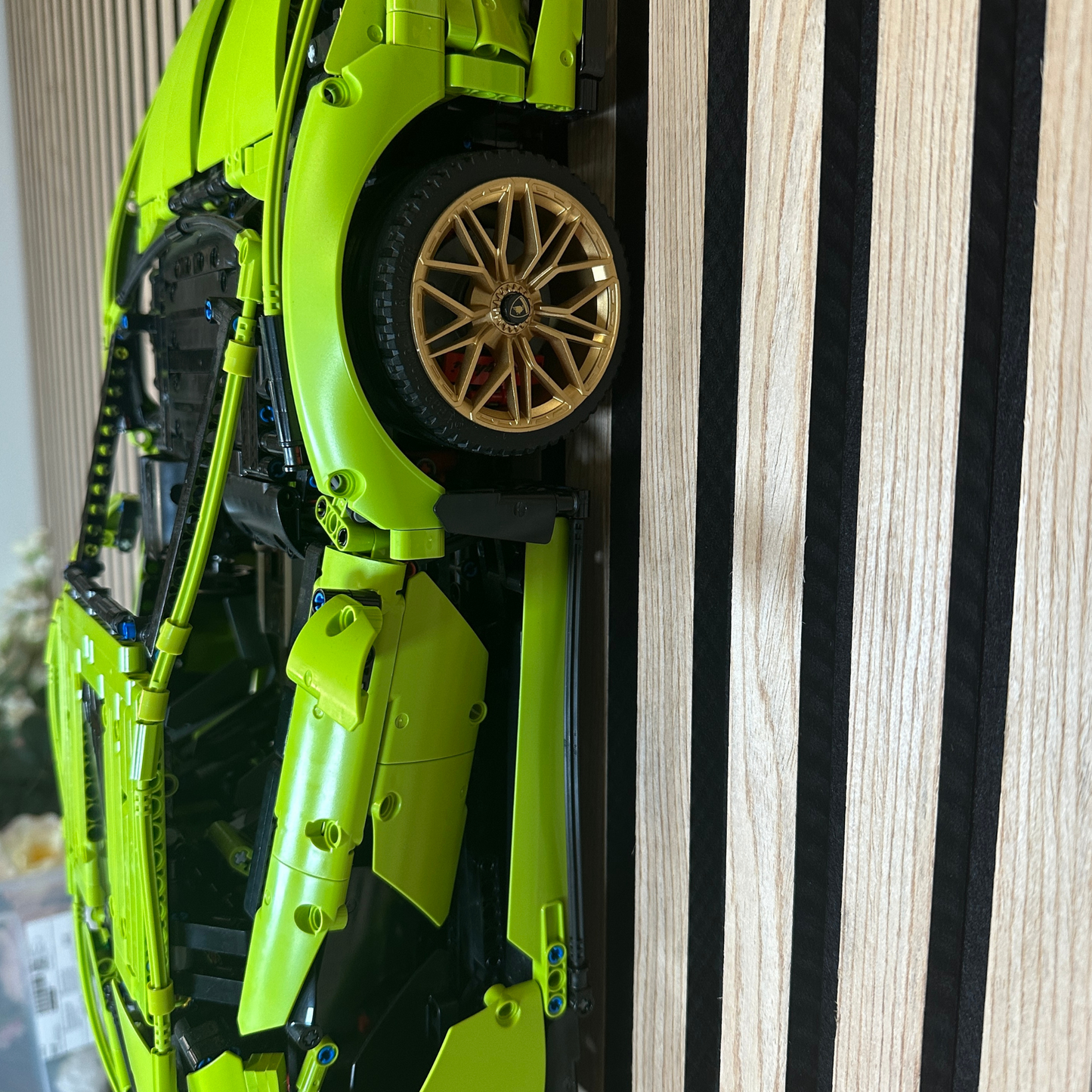 LEGO 42115 Technic Lamborghini Sián FKP 37 – Wandhalterung mit Original LEGO Pin