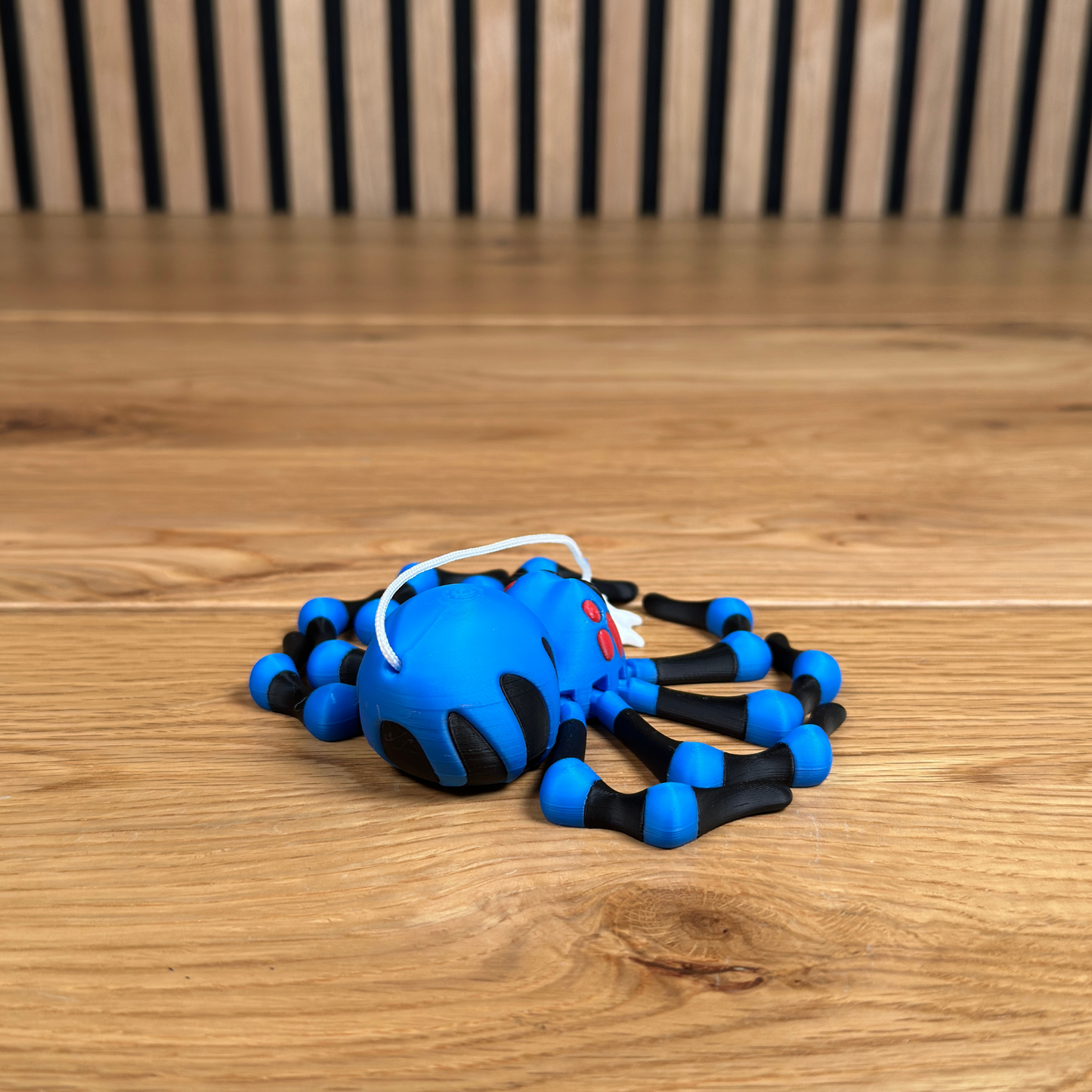 3D Bloblab  – Bewegliche 3D-Dekospinne mit Seidenschnur und Magnetnetz - Alinova