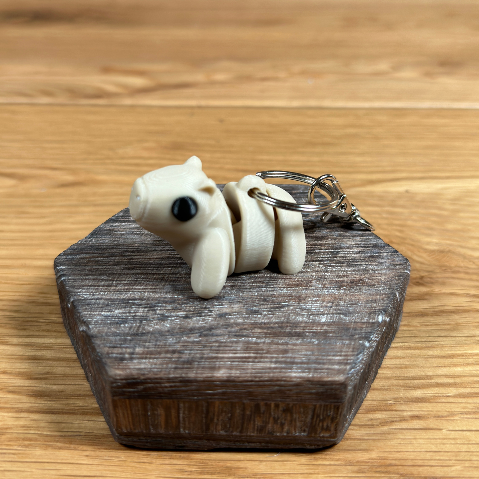 3D Capybara Schlüsselanhänger – Niedliches Design in Beige mit schwarzen Augen - Alinova