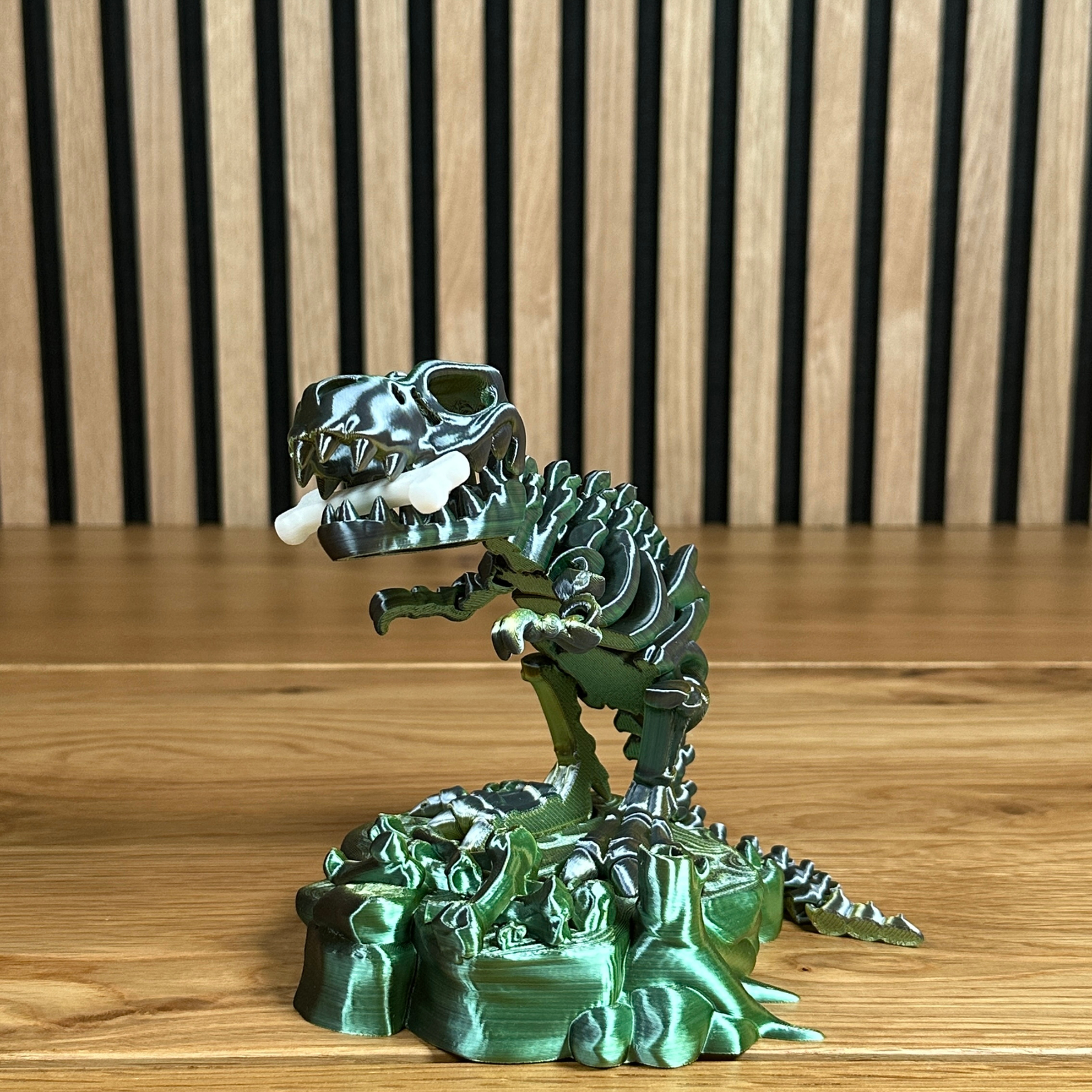 3D Flexibles T-Rex Skelett – Beweglicher Dinosaurier – Flexi Dino – in Mystic Gold/Green/Black - Alinova