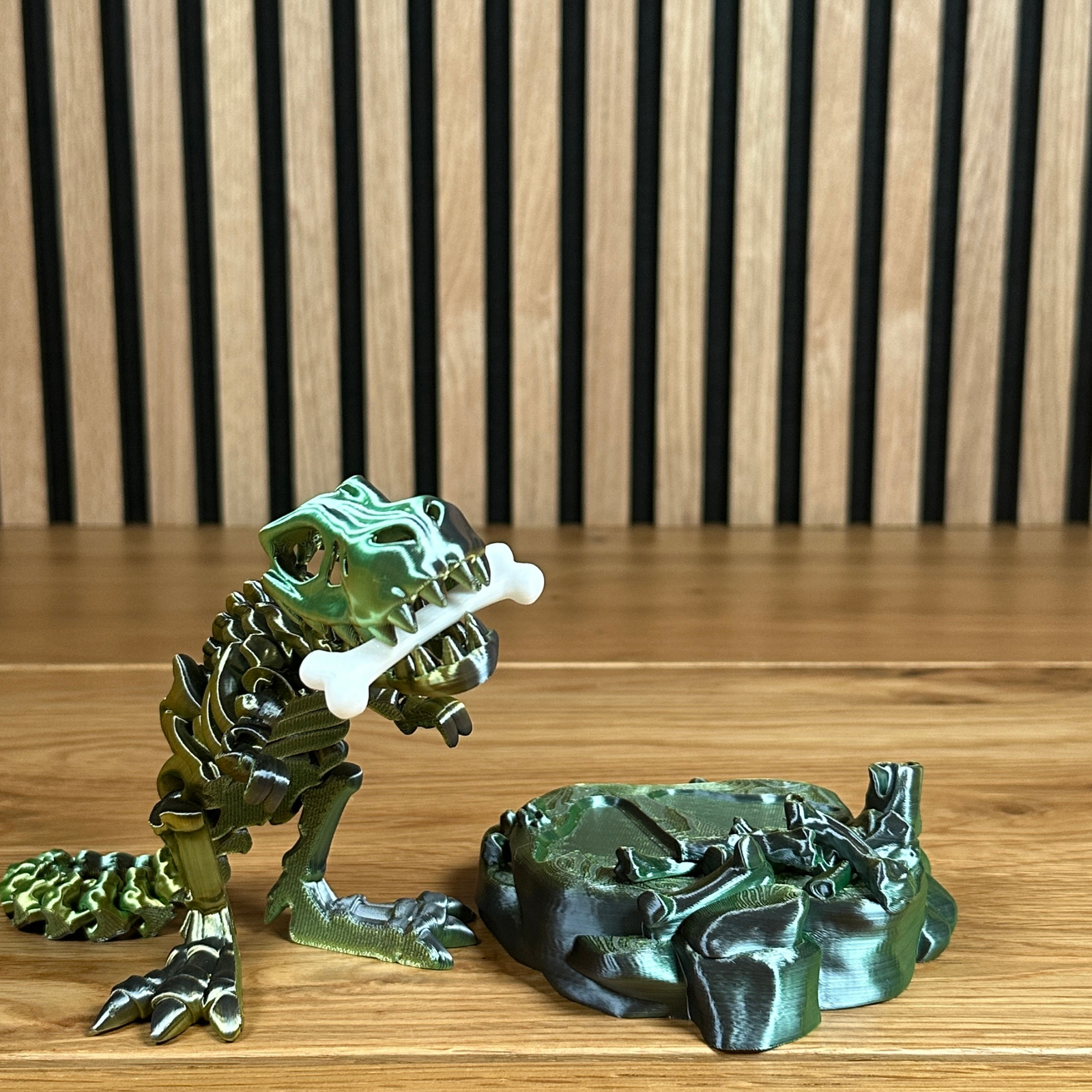 3D Flexibles T-Rex Skelett – Beweglicher Dinosaurier – Flexi Dino – in Mystic Gold/Green/Black - Alinova