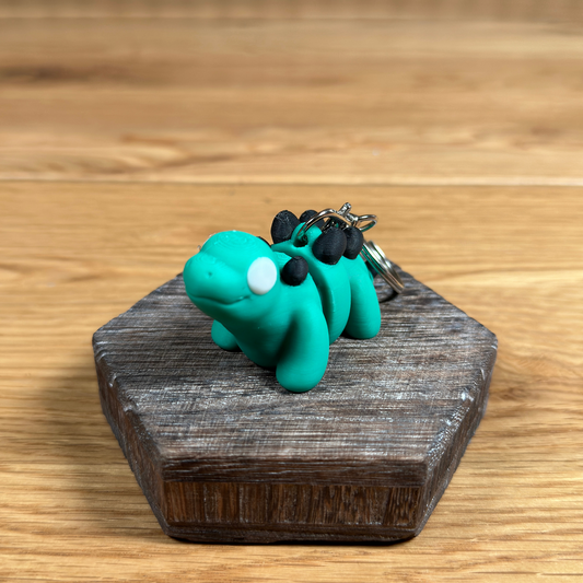 3D Stegosaurus Schlüsselanhänger – Dinosaurier Design in Grün und Schwarz - Alinova