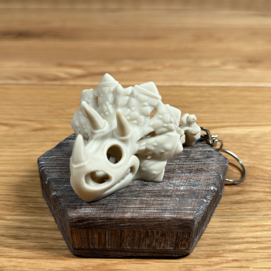 3D Triceratops-Skelettkopf Schlüsselanhänger – Tolles Design in Beige - Alinova