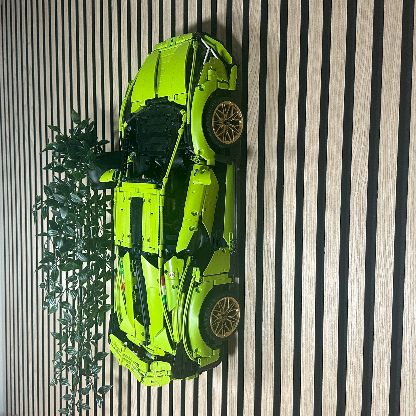 LEGO 42115 Technic Lamborghini Sián FKP 37 – Wandhalterung mit Original LEGO Pin